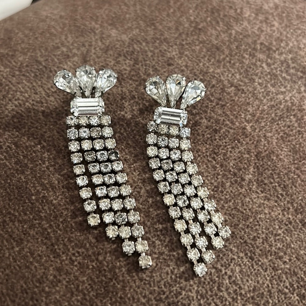 Vintage Silver Tone Rhinestone Art Deco Screw Back Clip-on Earrings